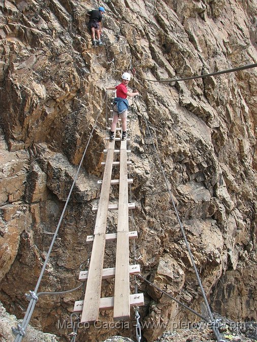 07_Passaggio divertente su ponte sospeso.JPG